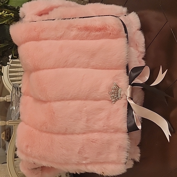 La Bella Ragazza  Faux Fur designer bag - Picture 1 of 5